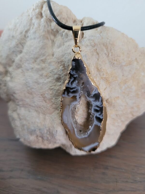 1000012340-scaled.jpg Agaat geode hanger