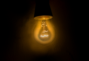 knipper knipperende flikkerend flikkerende licht verlichting spiritueel spirituele betekenis symboliek droom dromen