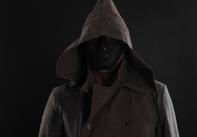 Gebeten worden door een demon Spirituele betekenis symboliek