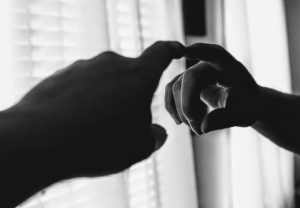 Geest raakt mij aan Spirituele betekenis Spiritueel contact symboliek