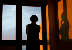 Tekens signalen dat iemand aan je denkt spirituele betekenis symboliek